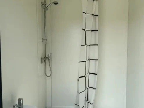 Contenedor Sanitario con 3 Cabinas – Image 11