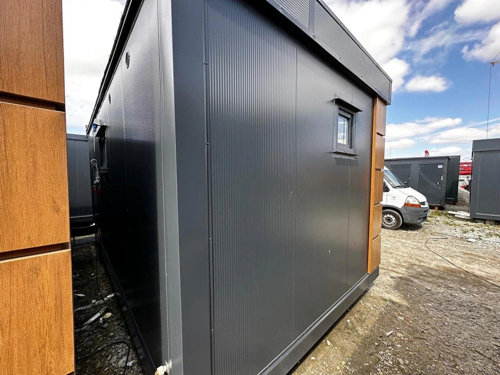 Contenedor Sanitario con Múltiples Unidades: Funcionalidad y Espacio – Image 15