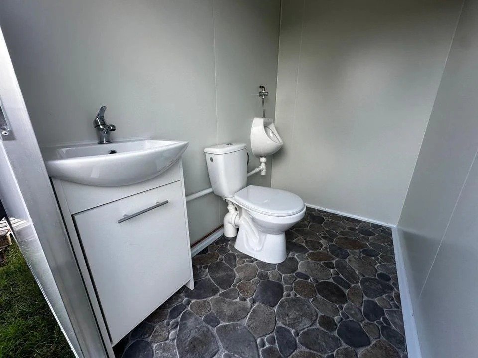 Remolque Sanitario Autónomo con Tanques – Image 3